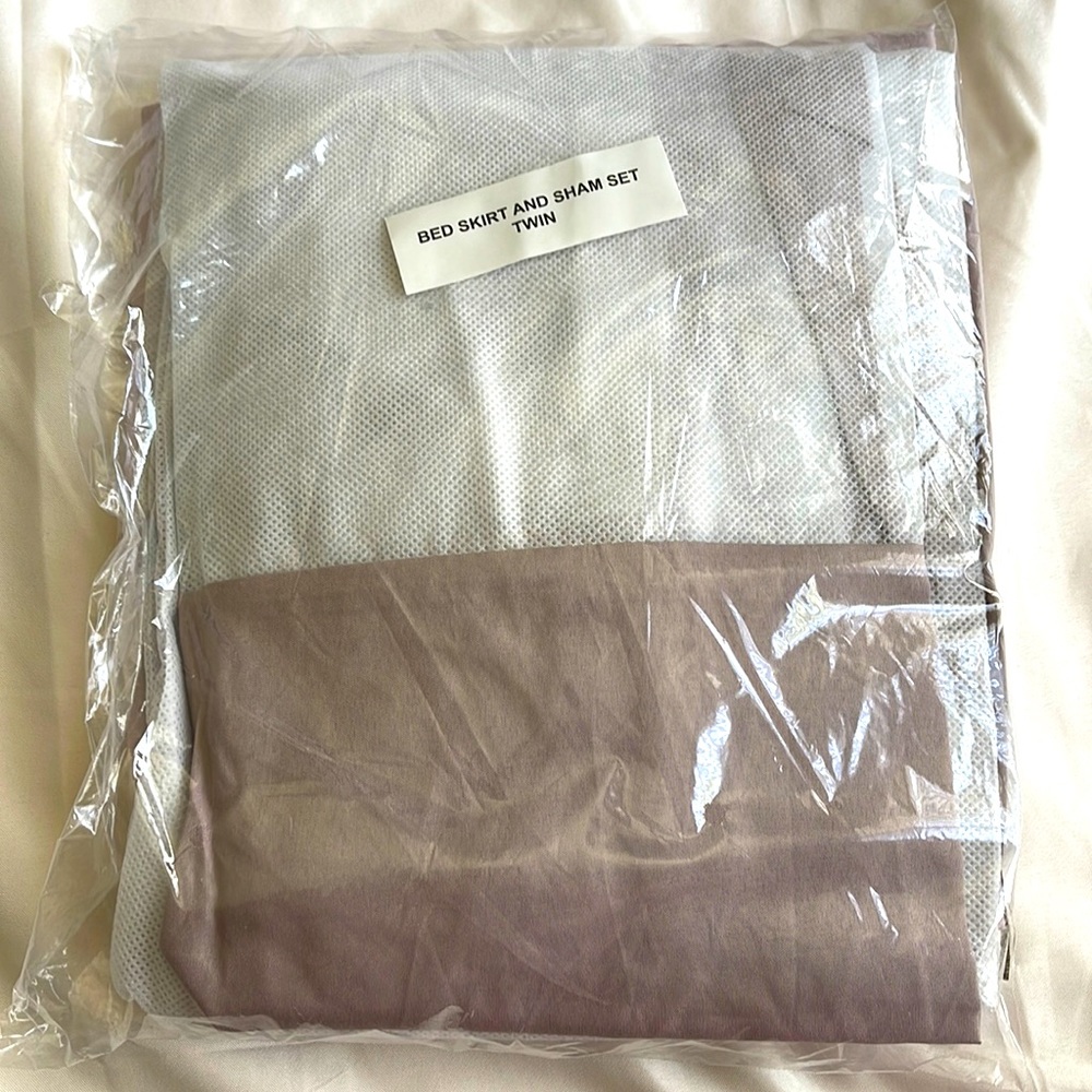 Color: lilac Size: twin new and packed